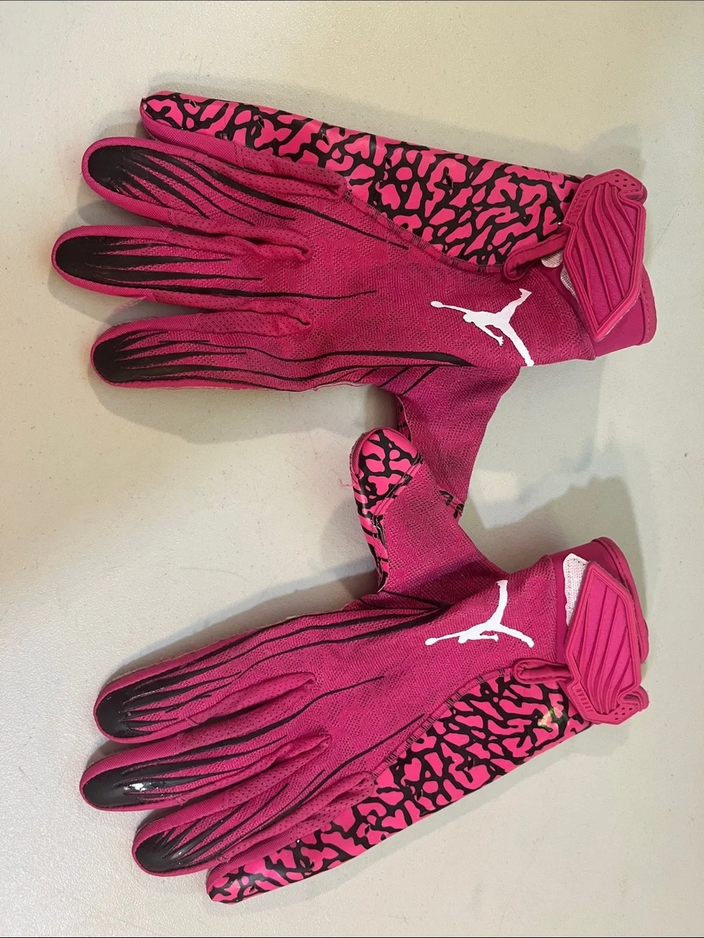 Jordan Women's Hot Pink & Black Athletic Gloves